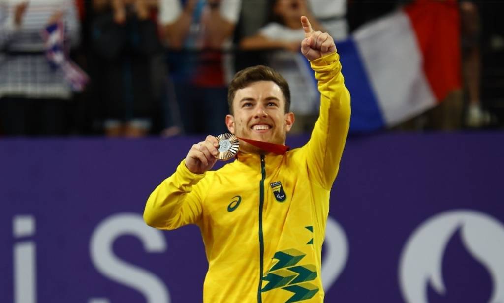 Vitor Tavares vence número um do mundo para conquistar medalha inédita
