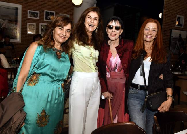 _DSC3906 Rejane Guerra , Lenise Figueiredo , Yacy Nunes e Maria Teresa Freire – CHURRASCARIA PLATAFORMA – NOV 2024 – CG Rejane Guerra , Lenise Figueiredo , Yacy Nunes e Maria Teresa Freire - CHURRASCARIA PLATAFORMA - NOV 2024 - CG