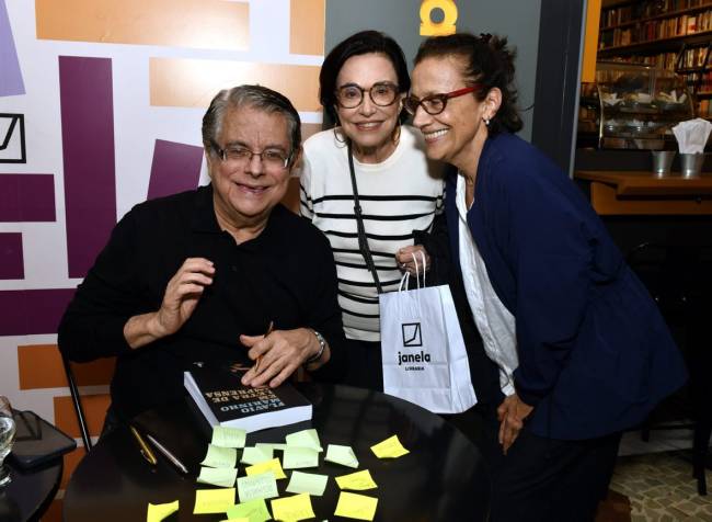 _DSC4309 Flavio Marinho , Maria Lucia Rangel e Beth Ritto - EM LETRA DE IMPRENSA - NOV 2024 - CG