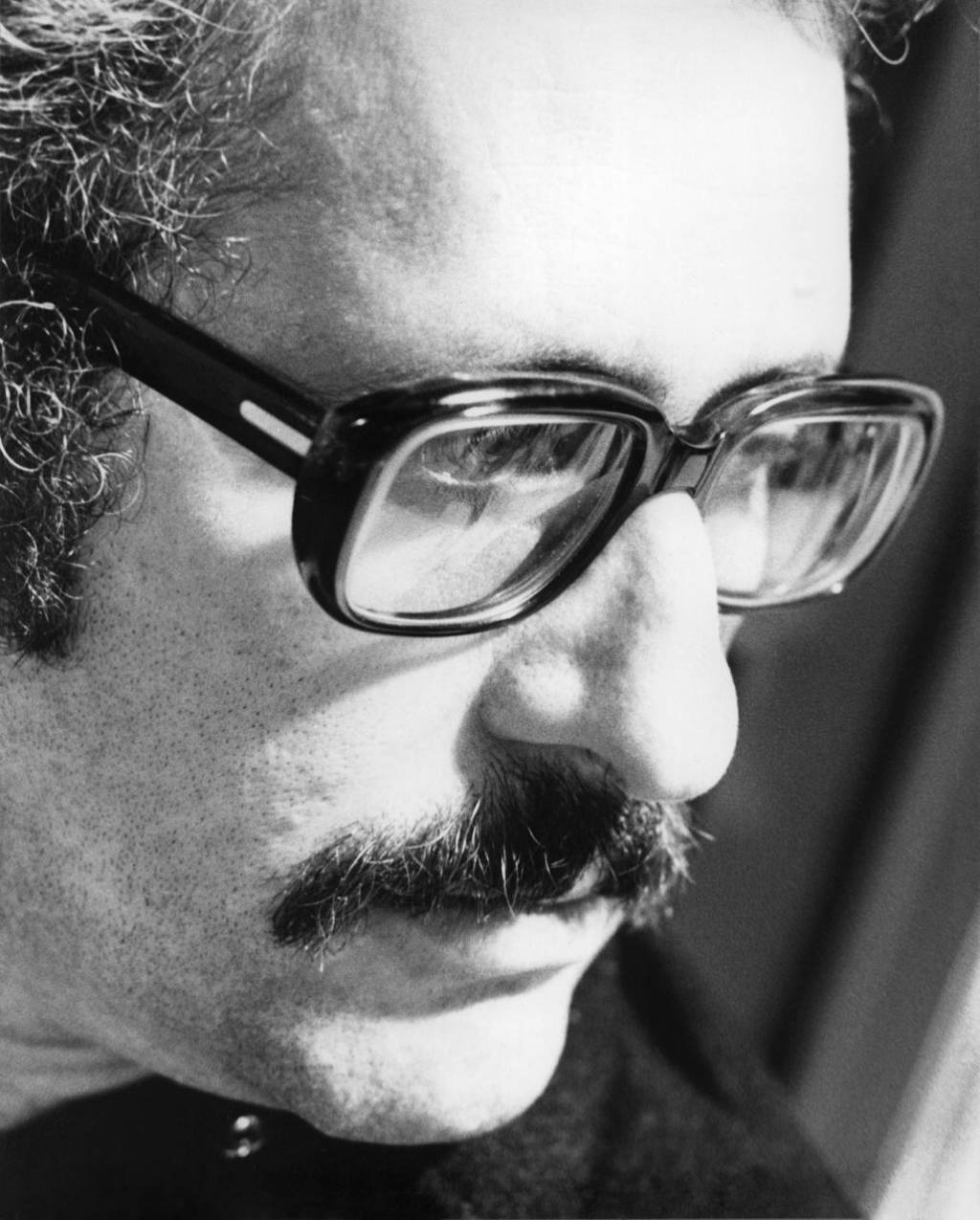 Livro de Silviano Santiago, desenhado por Hélio Oiticica, vai ser lançado