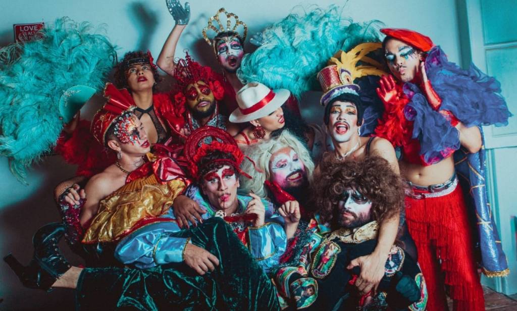 Espetáculo no Rio retoma arte queer no estilo cabaré