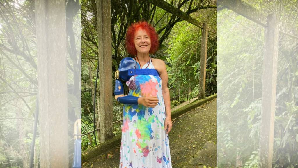 “Segurei uma xícara e uivei de alegria”, diz Roseana Murray sobre prótese