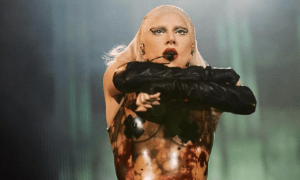 Patrocinador confirma que fãs assistirão show de Lady Gaga perto do palco