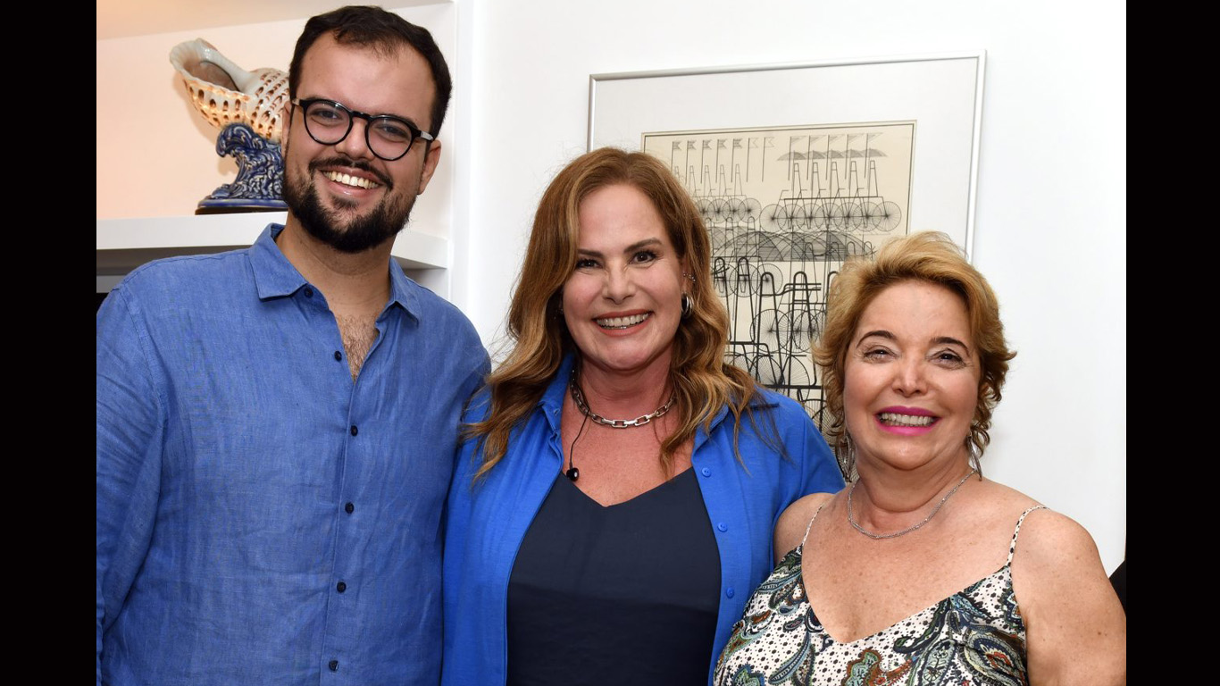 Grupo assiste ao Oscar na casa de “Ainda estou aqui”, na Urca