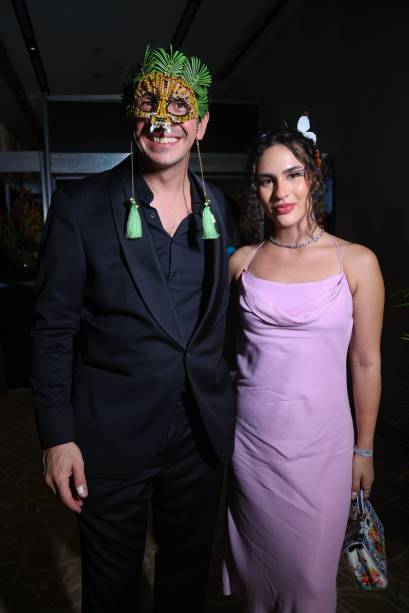 Netto Moreira e Lívian Aragão