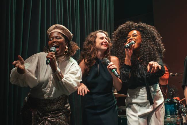Luciane Dom, Julie Wein e Paula Lima