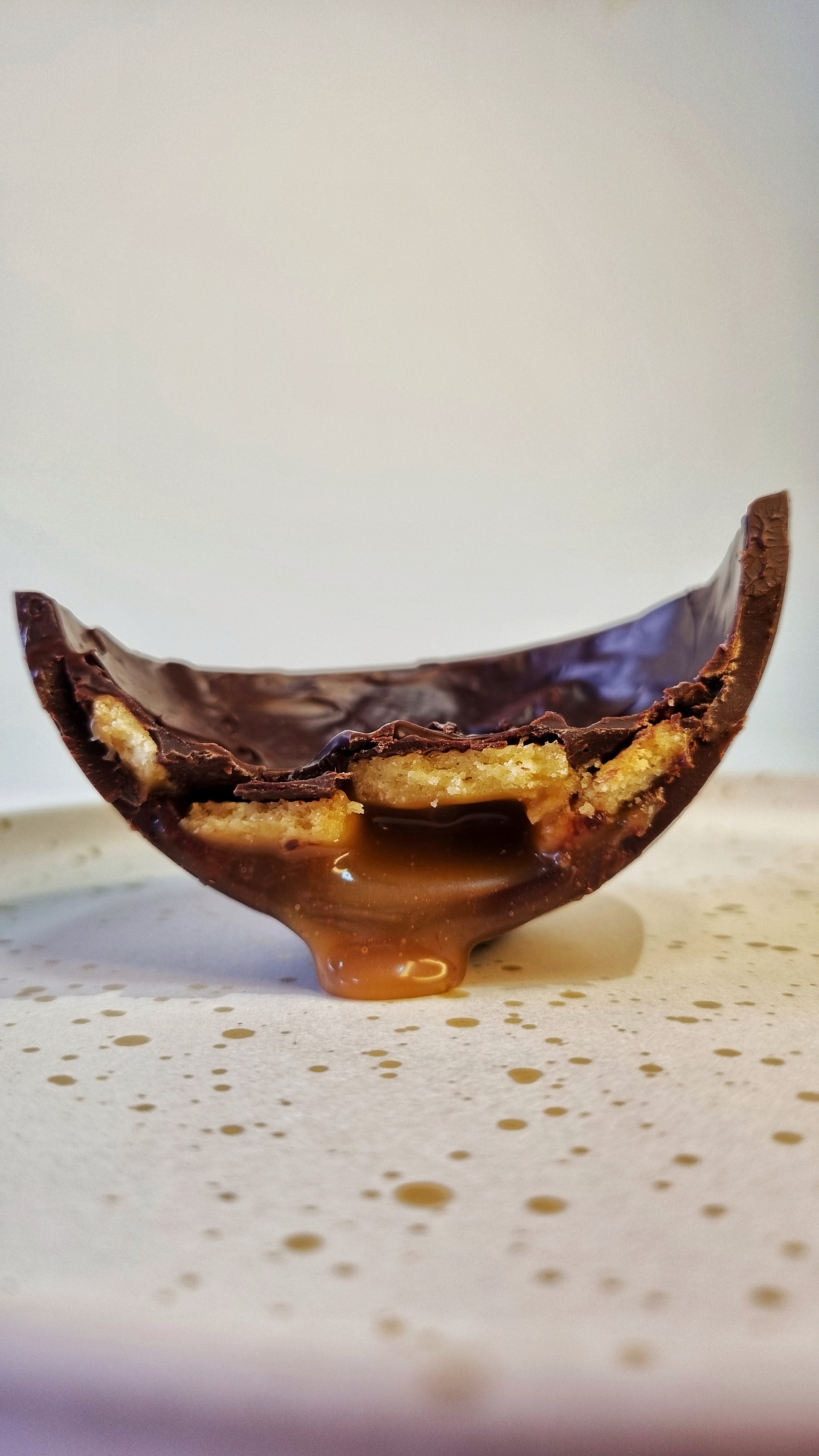 Vulpes: biscoito sabl&eacute;e, caramelo e sal de Maldon na casca