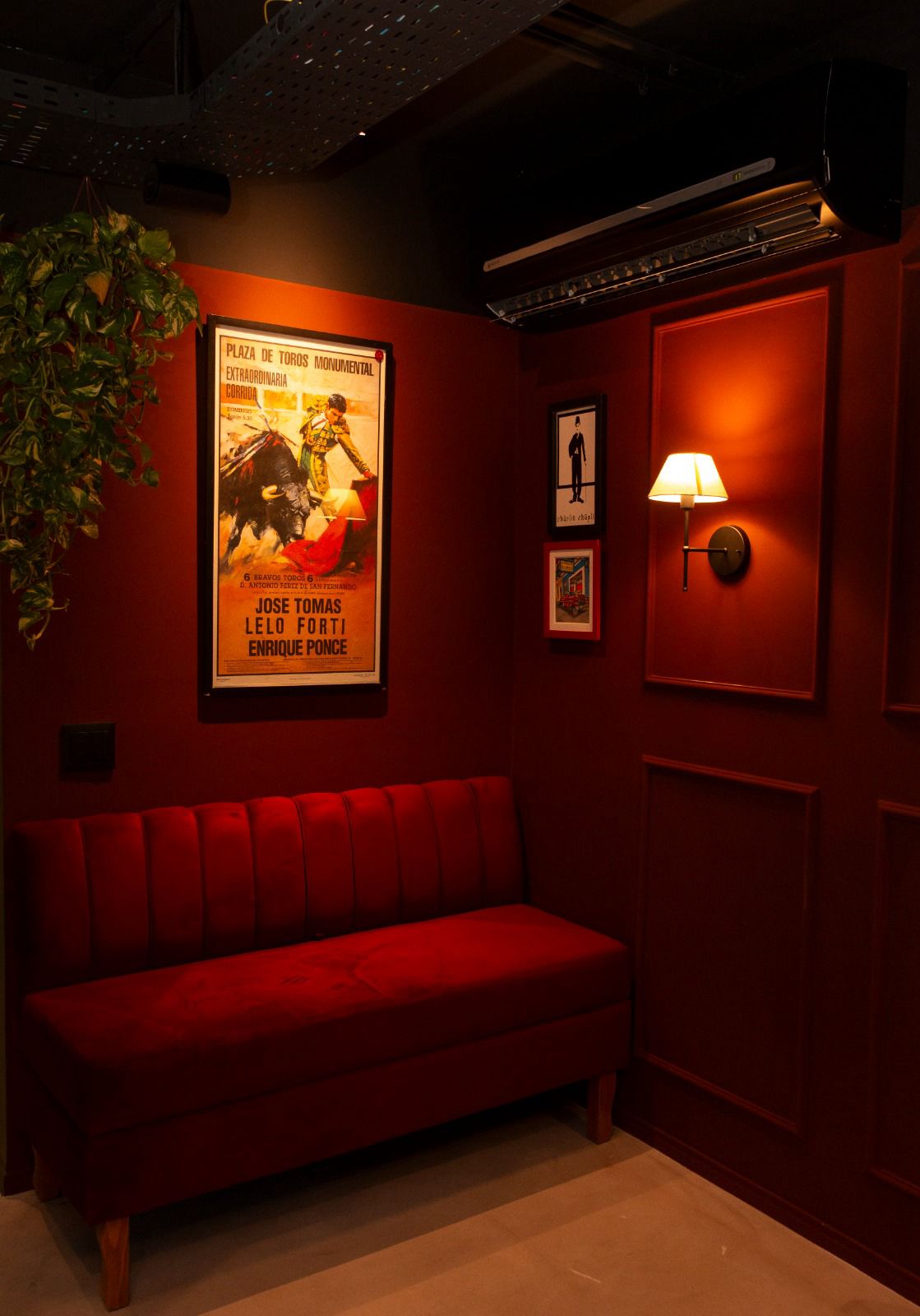 Blue Blazer: clima intimista t&iacute;pico do estilo speakeasy