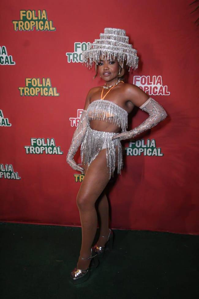 Gabi Amarantos no Folia Tropical