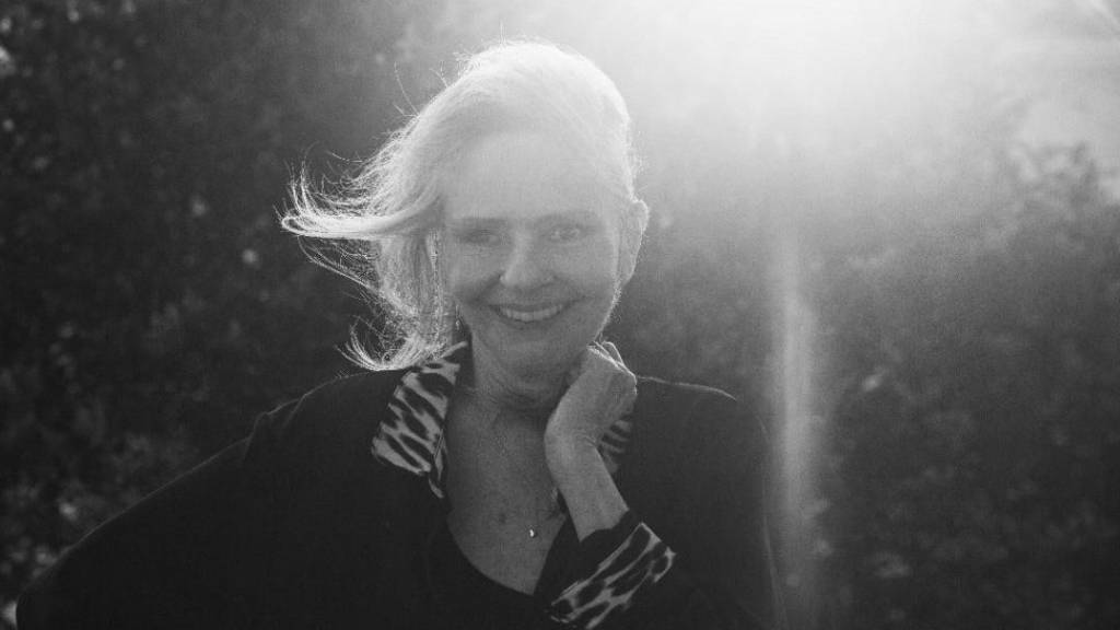 Angela Ro Ro canta repertório romântico em show no Teatro Rival Petrobras