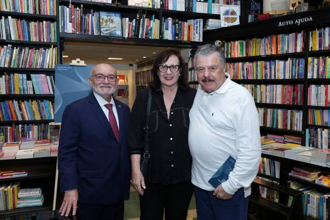 CH0A2570-Eurico de Jesus Teles Neto, Luiza Santo e o Desembargador Ivan Athié