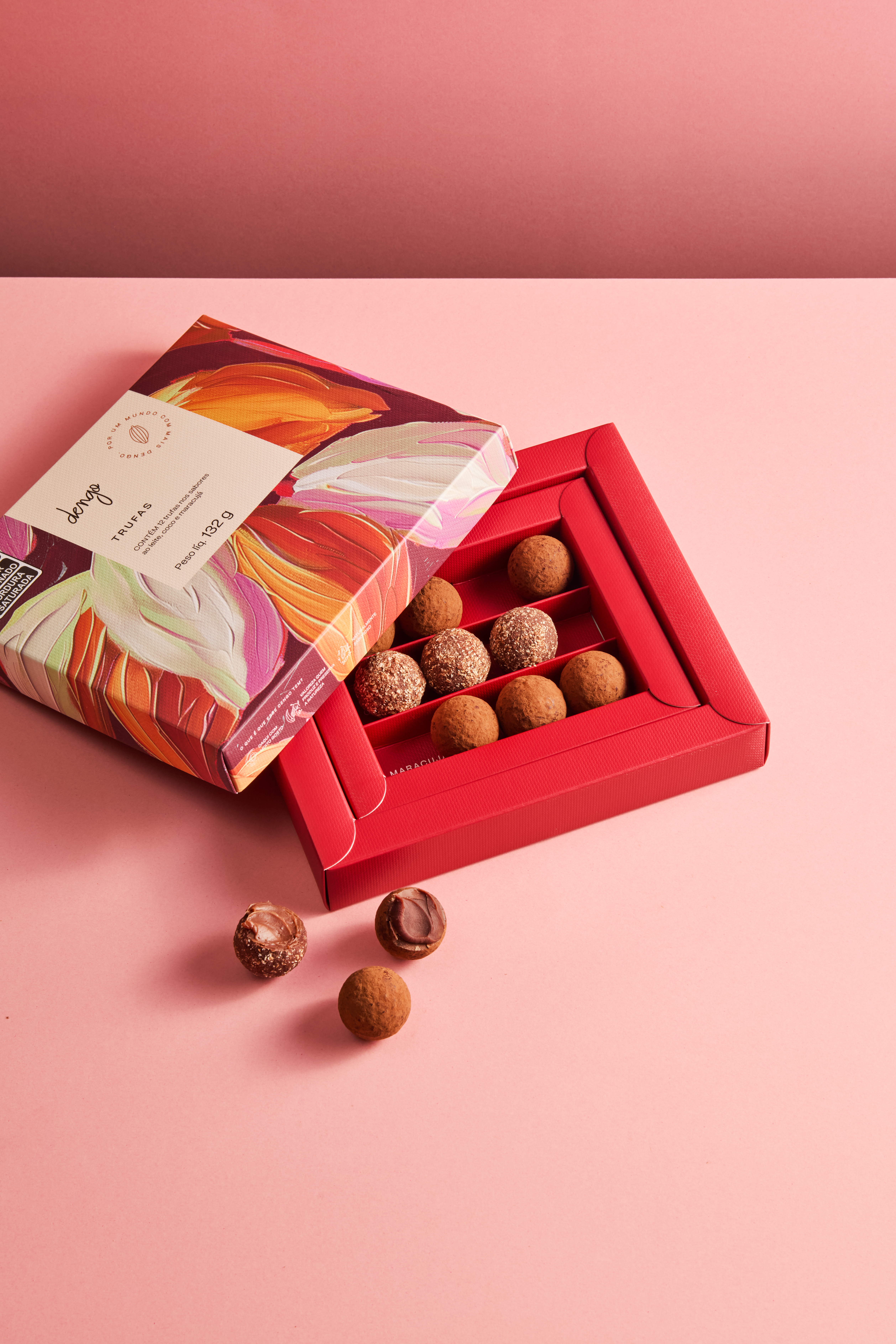 Dengo: trufas e dr&aacute;geas em caixas para as m&atilde;es