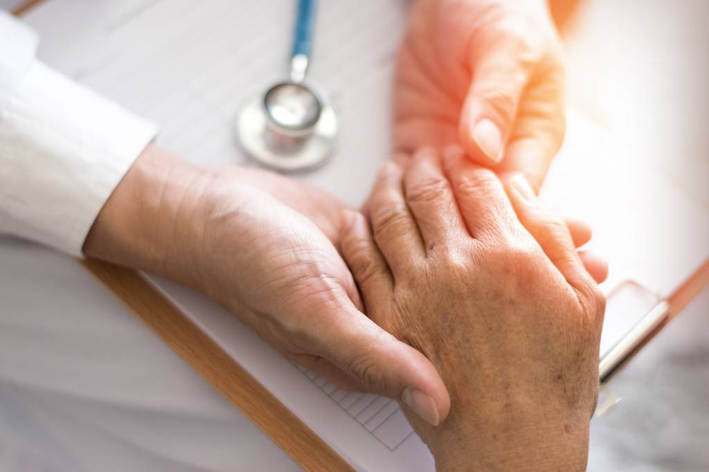 A geriatria não se restringe ao cuidado com a saúde dos idosos