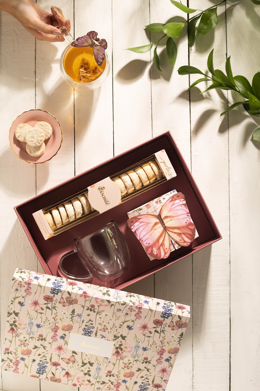 Biscoit&ecirc;: biscoitos finos e x&iacute;cara em um dos kits