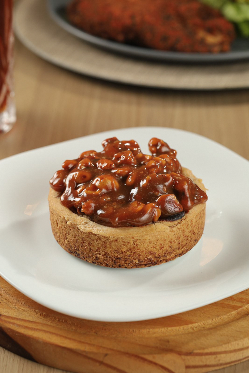 Cheesecake de caramelo com flor de sal e crocante de amendoim