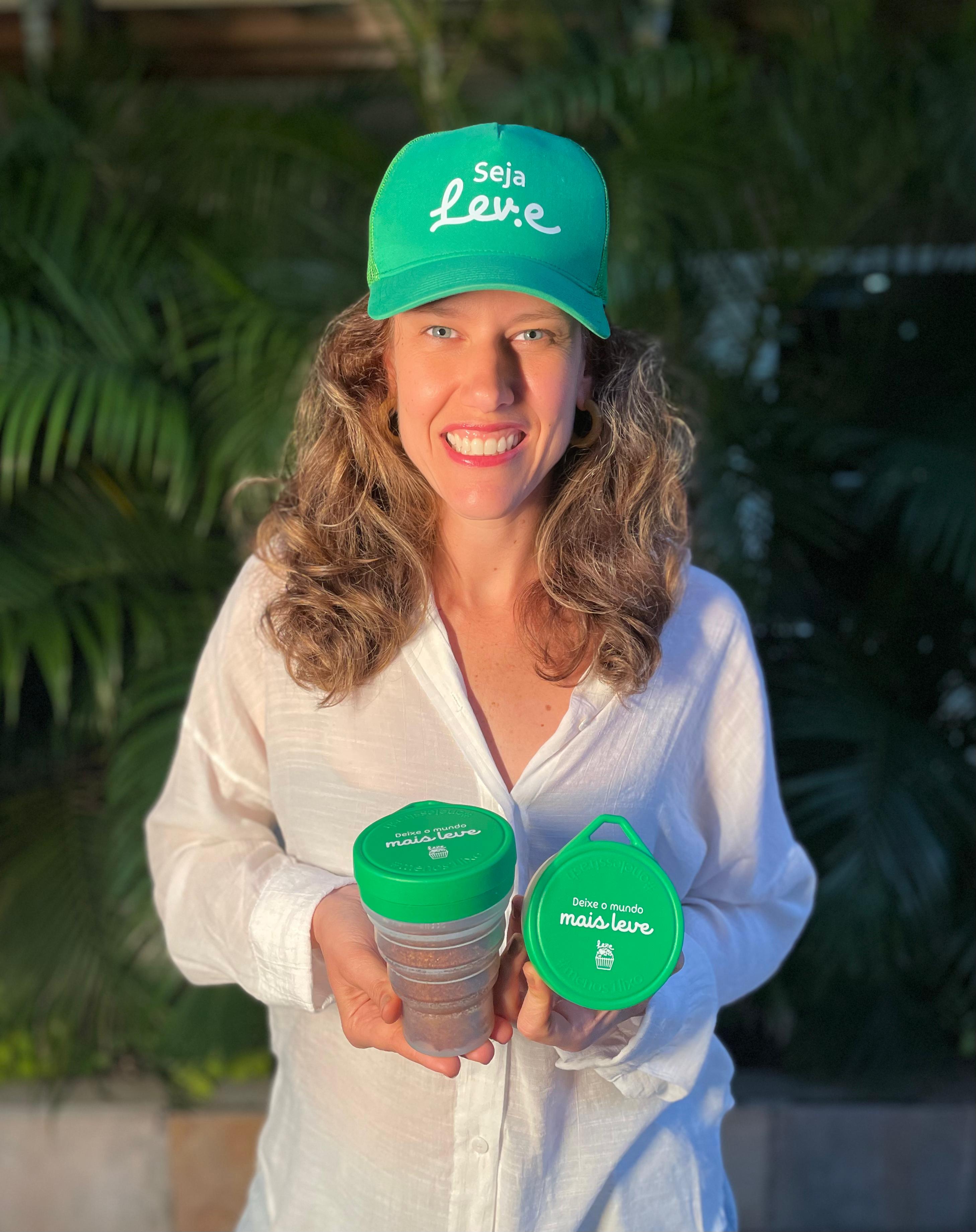 Copinho retr&aacute;til da Menos1lixo