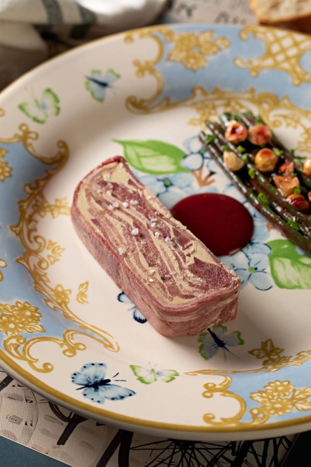 Novo restaurante de Elia Schramm une tradição e afeto em Ipanema