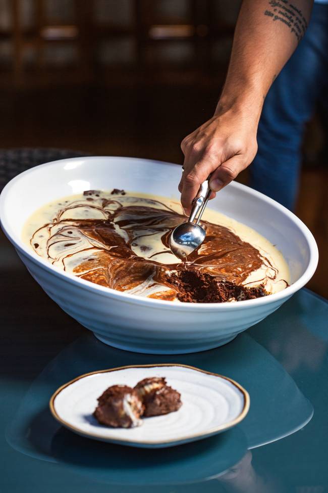 Baleia Rio's: musse de chocolateao leite, branco e meio amargo.