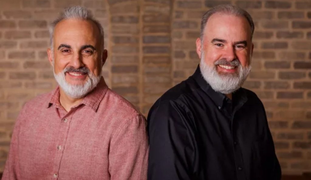 Irmãos Kendrick, fenômeno do cinema cristão, vão gravar filme no Rio