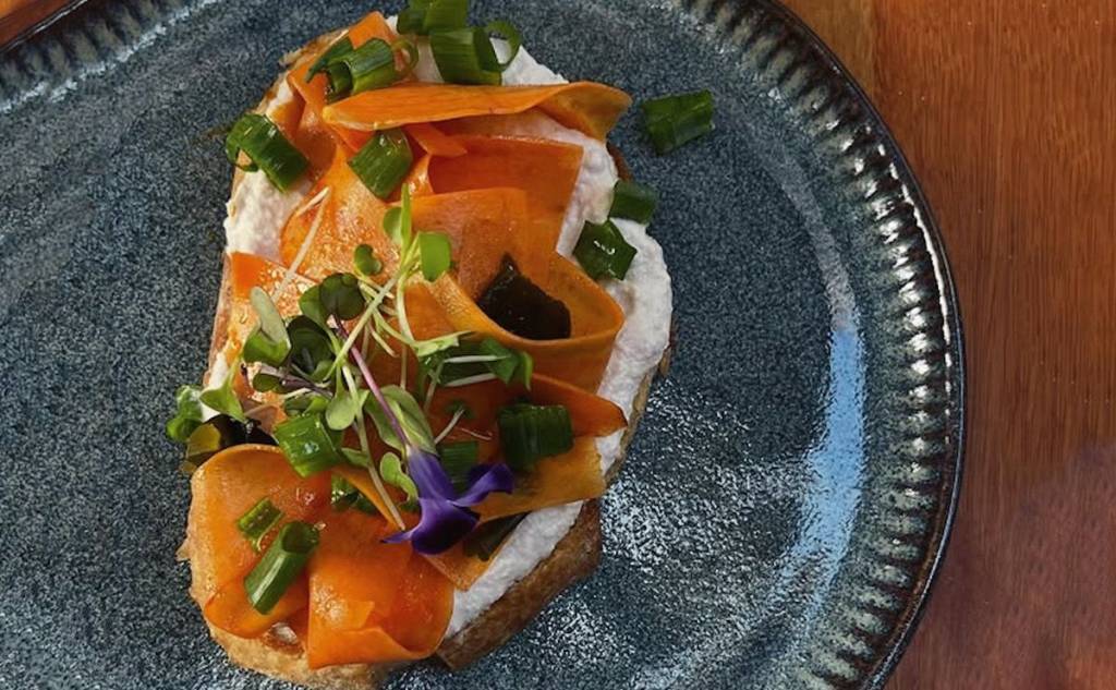 Tula Bistrô oferece brunch vegano e receitas criativas em Copacabana