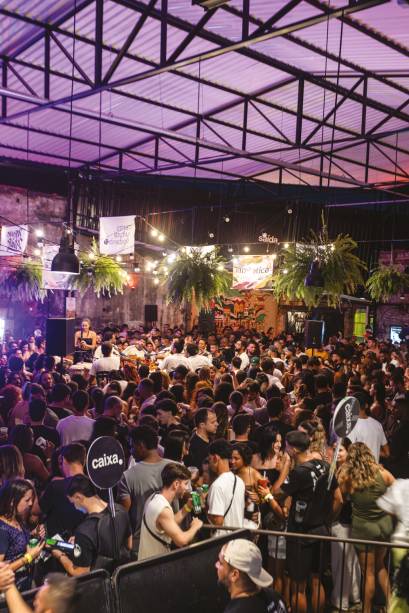 Capiberibe 27: Antiga fábrica deu lugar a quatro rodas de samba residentes, além de ateliês de arte