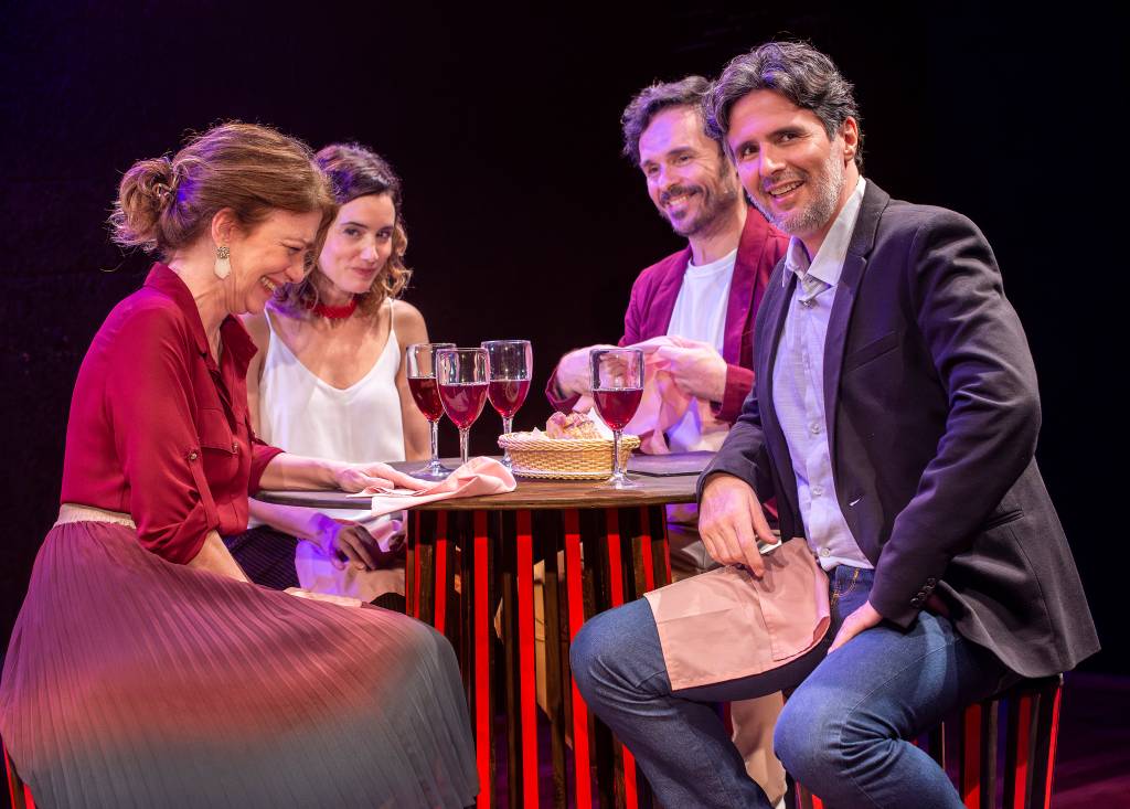 Teatro, por Claudia Chaves: “Pequeno Circo de Mediocridades”