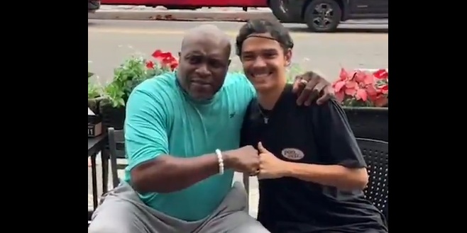 O que Calvin, de “Eu, a Patroa e as Crianças” faz em Niterói? Vídeo!