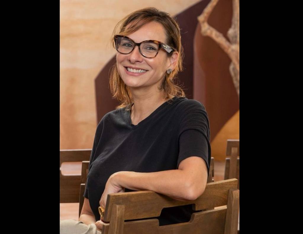 Da costa inglesa para o Rio: Cris Beltrão se inspira na Cornualha