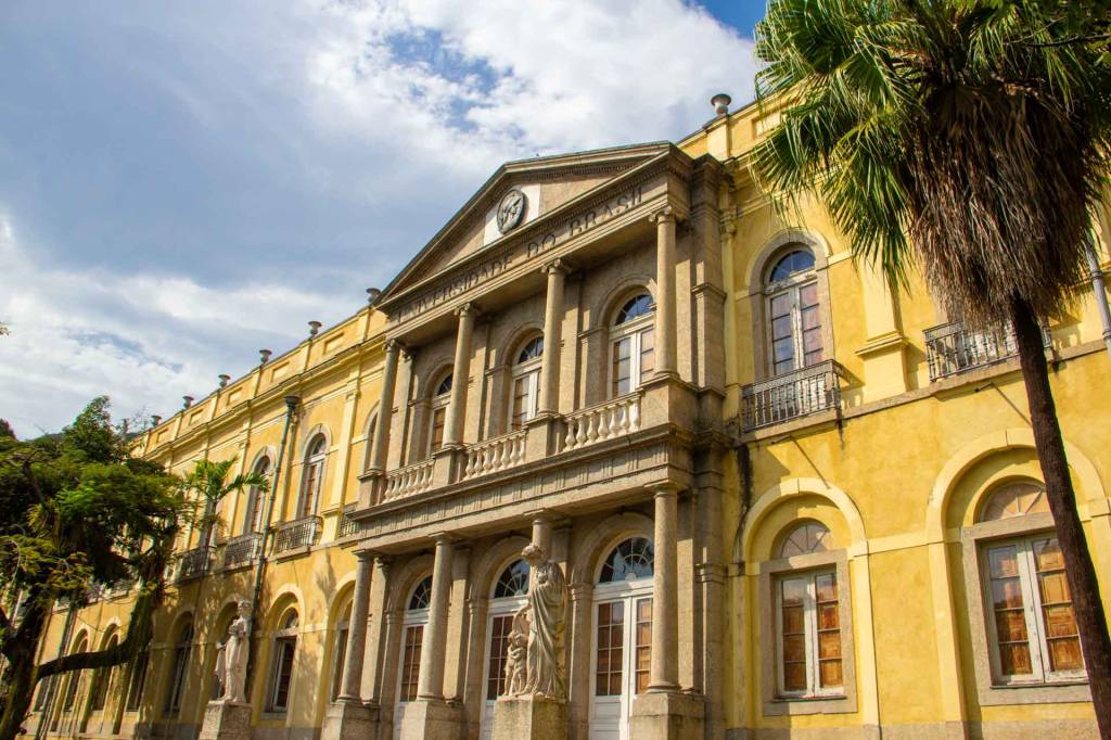 Aluno é espancado dentro do campus da UFRJ e alega homofobia