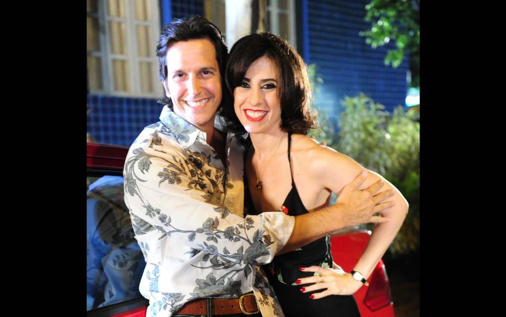 Fernanda Torres de Armani em Veneza: Internet relembra “Tapas e Beijos”