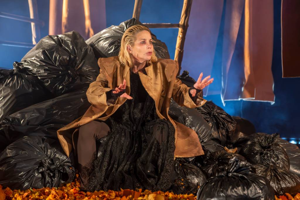 Teatro (Claudia Chaves): Do riso ao risco, Winits se entrega em “Choque”