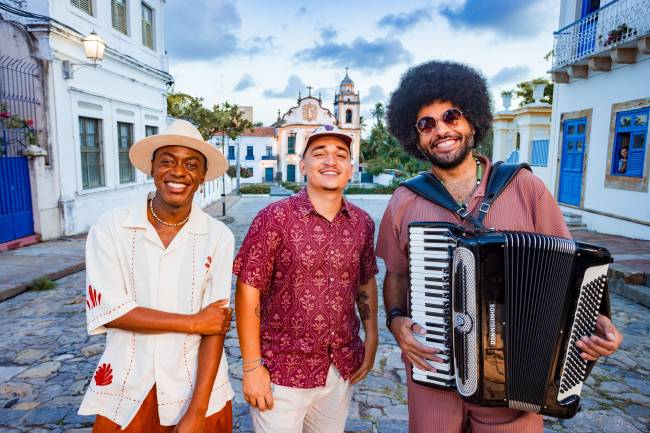 Mestrinho, João Gomes e Jota Pê apresentam o show Dominguinhos no Arena Brava Jockey