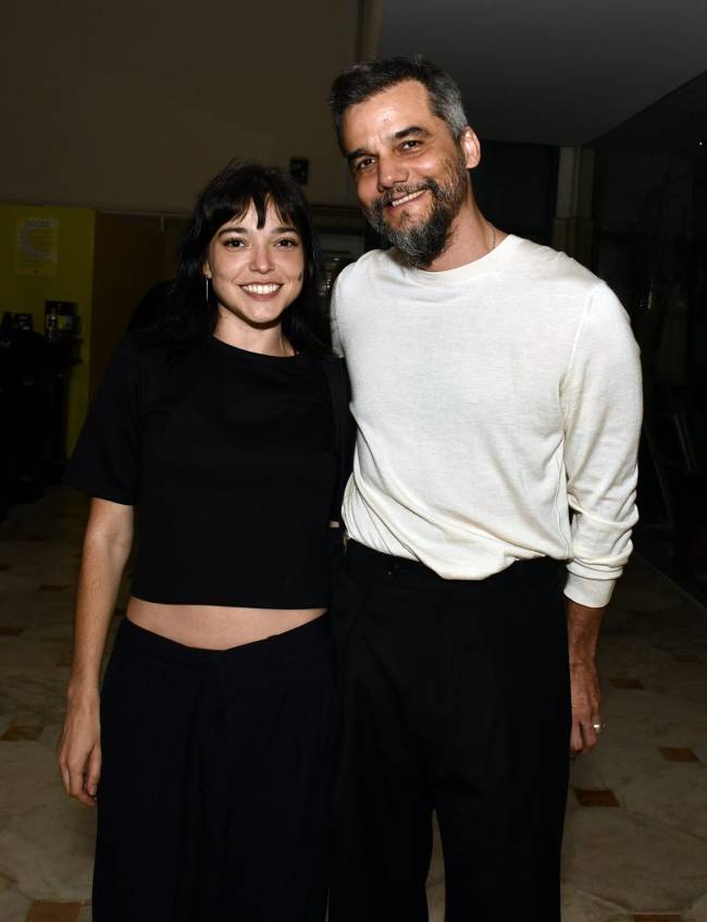 _DSC8301 Bella Camero e Wagner Moura - UM JULGAMENTO - CCBB - OUT 2025 - CG