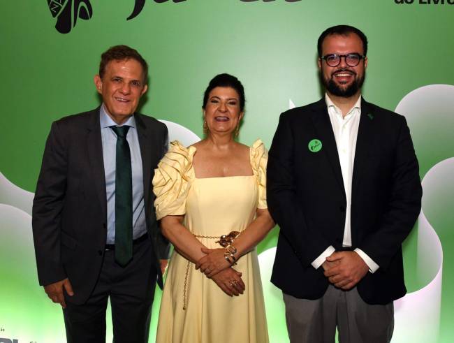 DSC_0756 O curador Hubert Alquéres , Sevani Mattos e Lucas Padilha - JABUTI 2025 - 0UT 2025 - CG