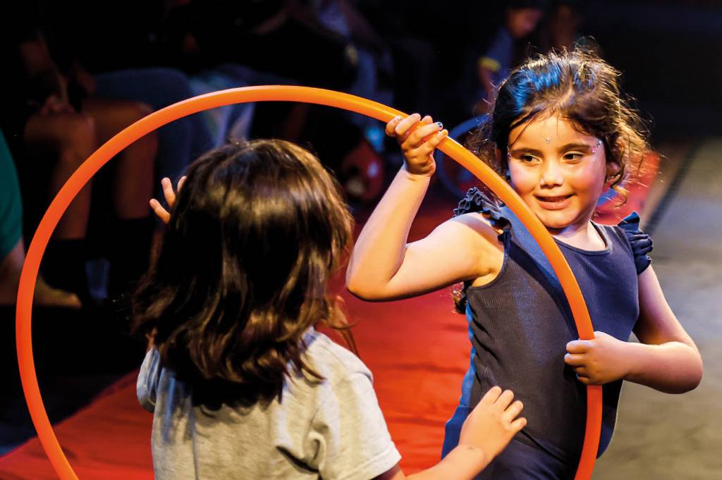 Teatro, circo e mão na massa: Doze ideias para curtir o Dia das Crianças