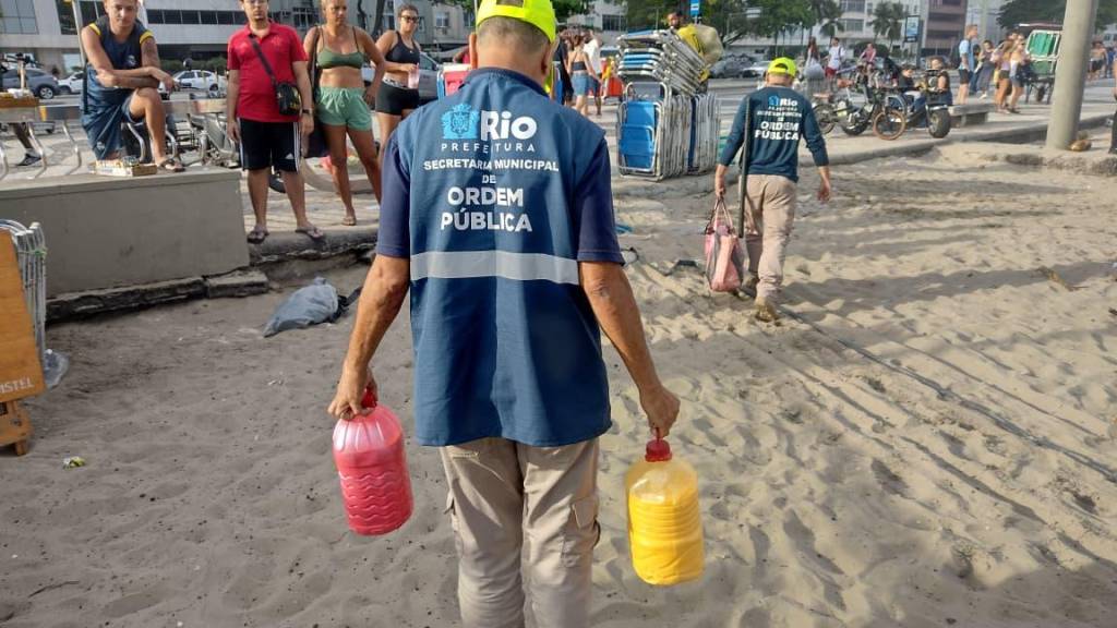Operação Verão: centenas de garrafas são apreendidas nas praias