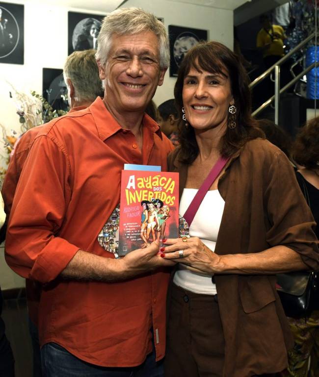 _DSC2203 Celso Lobo e Helena Duncan - A AUDÁCIA DOS INVERTIDOS - NOV 2025 - CG