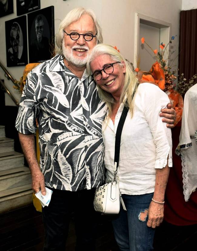 _DSC2276 - O casal Paulo Mendonça e Mônica Martins - A AUDÁCIA DOS INVERTIDOS - NOV 2025