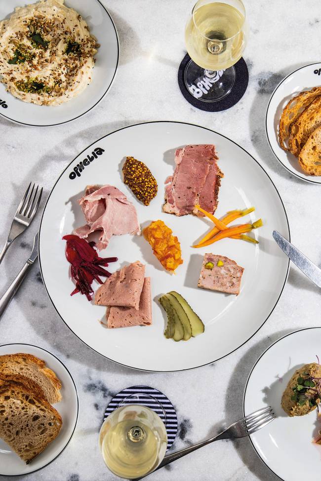 Ophelia traz a França de roupa nova em Ipanema