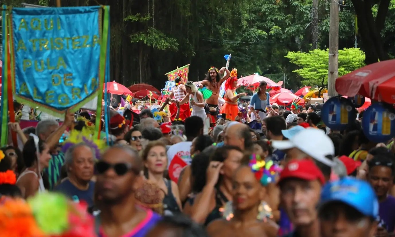 Pré-Carnaval: Em clima de folia, blocos como A Gente Não é Secreto desfilam neste fim de semana no Rio