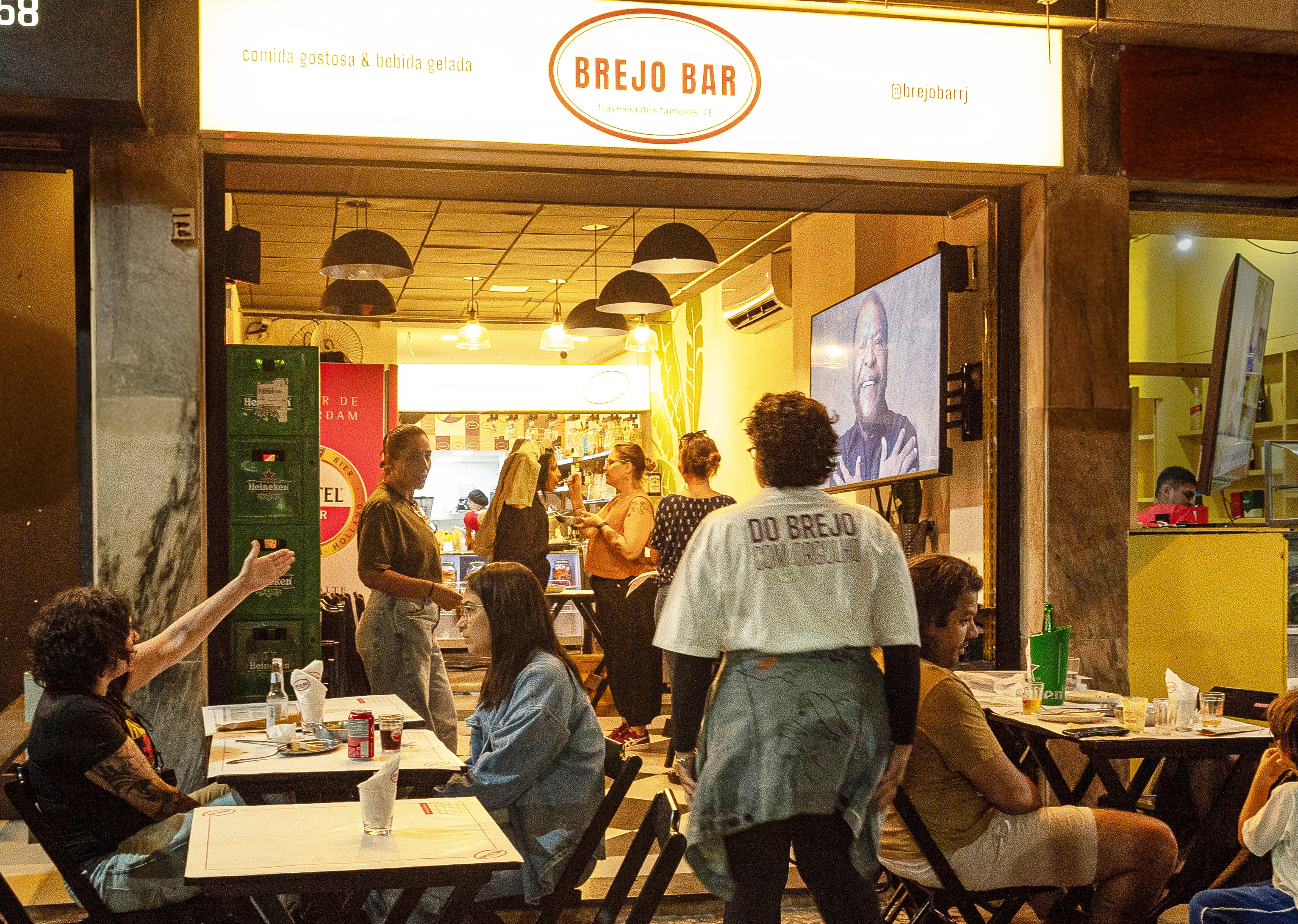 Brejo: bar abre na ter&ccedil;a e oferece drinque para quem petiscar