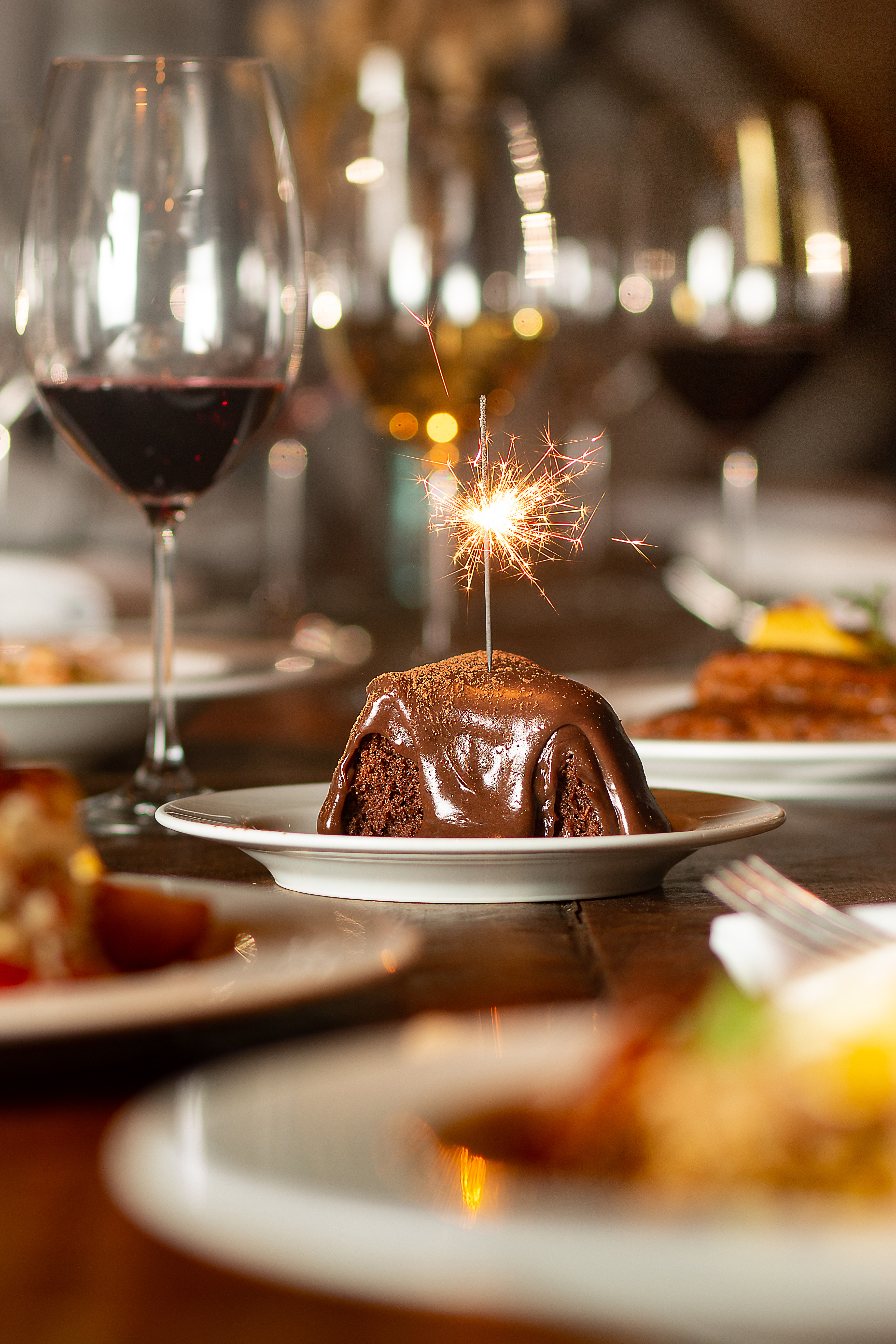 Bolo de chocolate com calda de brigadeiro do Restaurante Assun&ccedil;&atilde;o