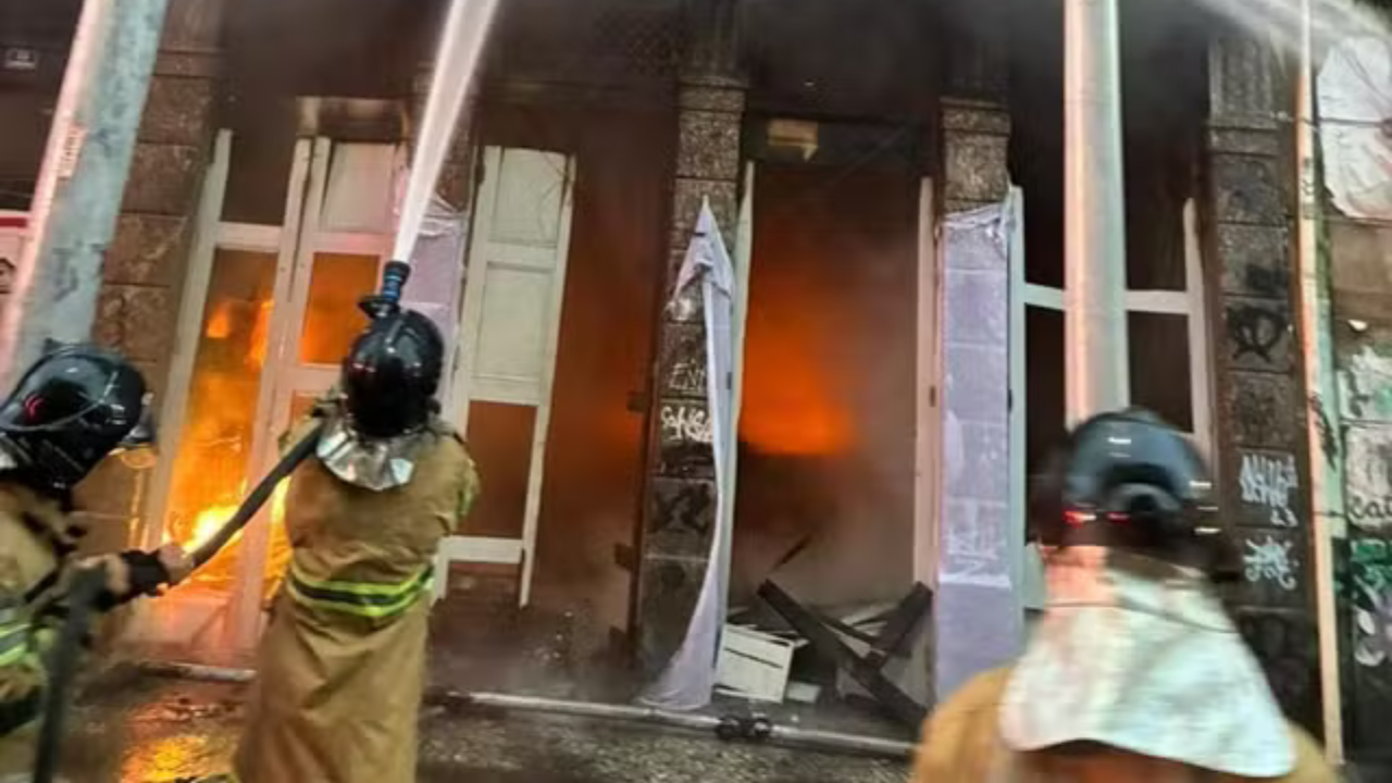 Incêndio na Lapa: casarão onde funcionava boate pega fogo