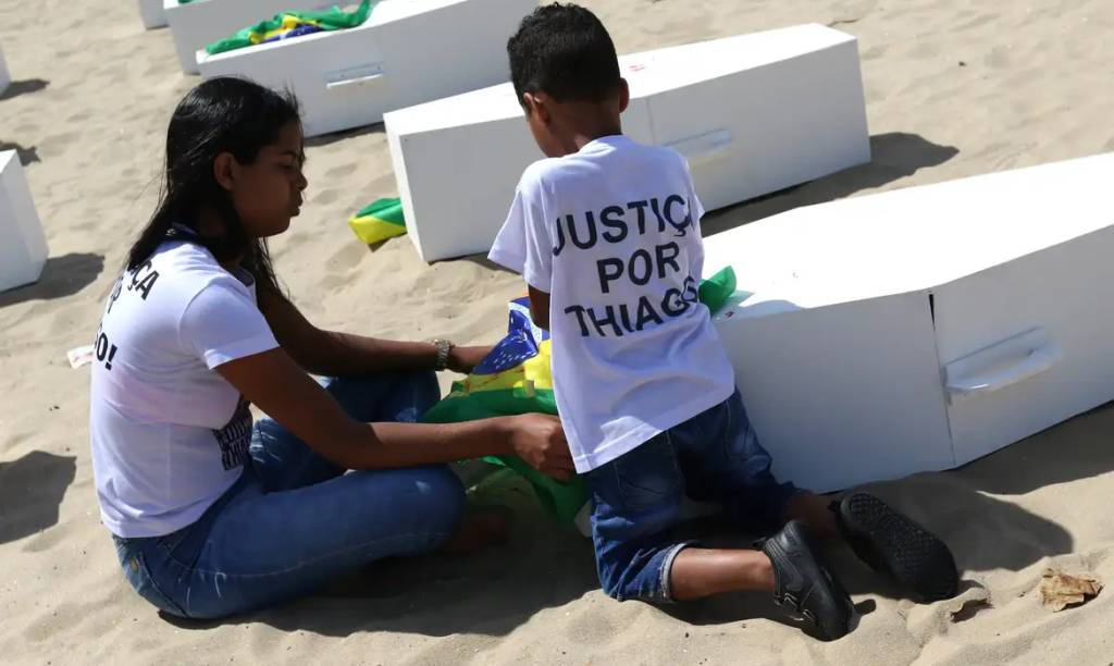 PMs acusados da morte de menino vão a júri popular, no Rio
