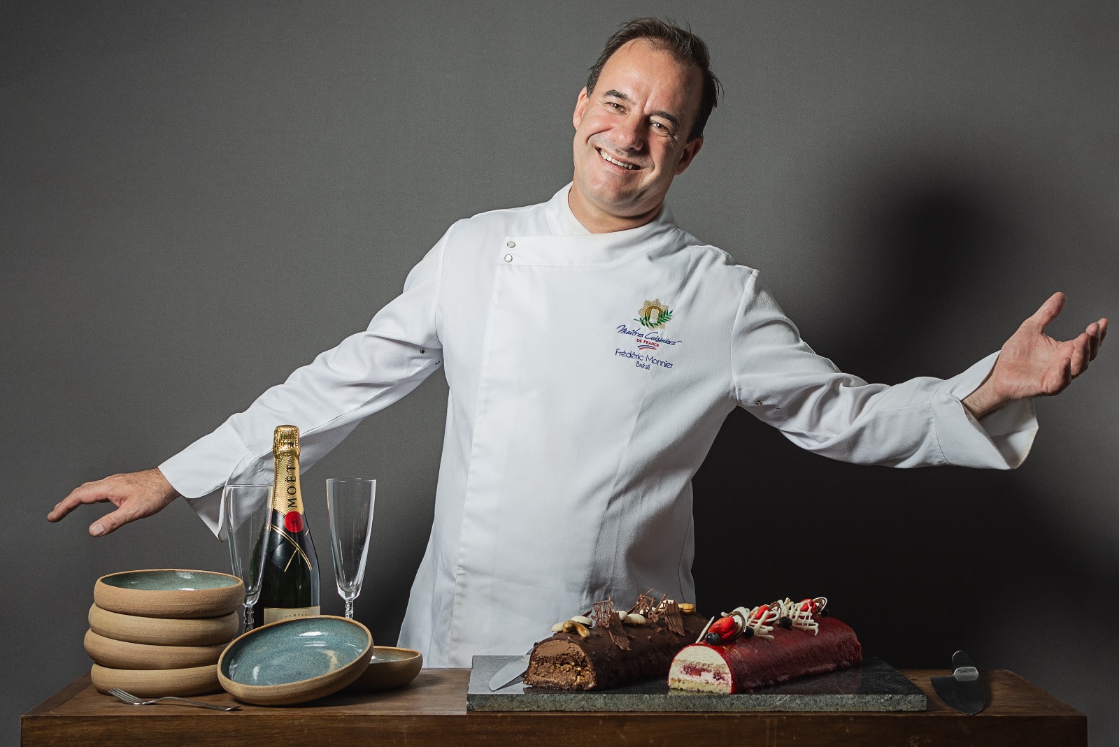 O chef Fr&eacute;d&eacute;ric Monnier assina a p&acirc;tisserie do Camarote Mar