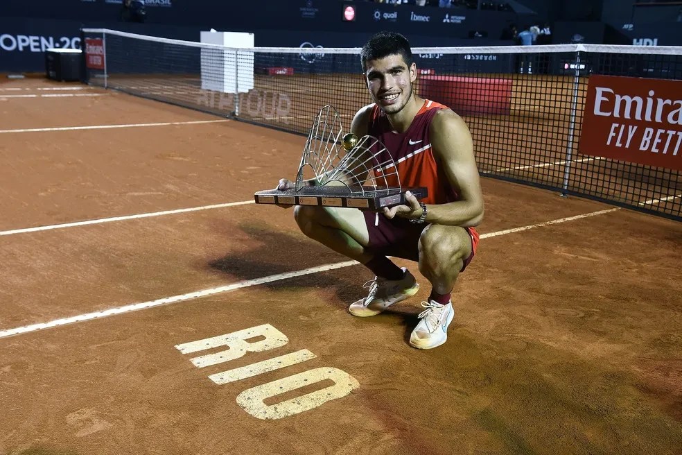 Redes usadas por Alcaraz, Fonseca e outros nomes no Rio Open vão a leilão
