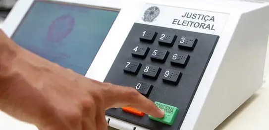 Precisa regularizar o título de eleitor? Cartórios ampliam atendimento