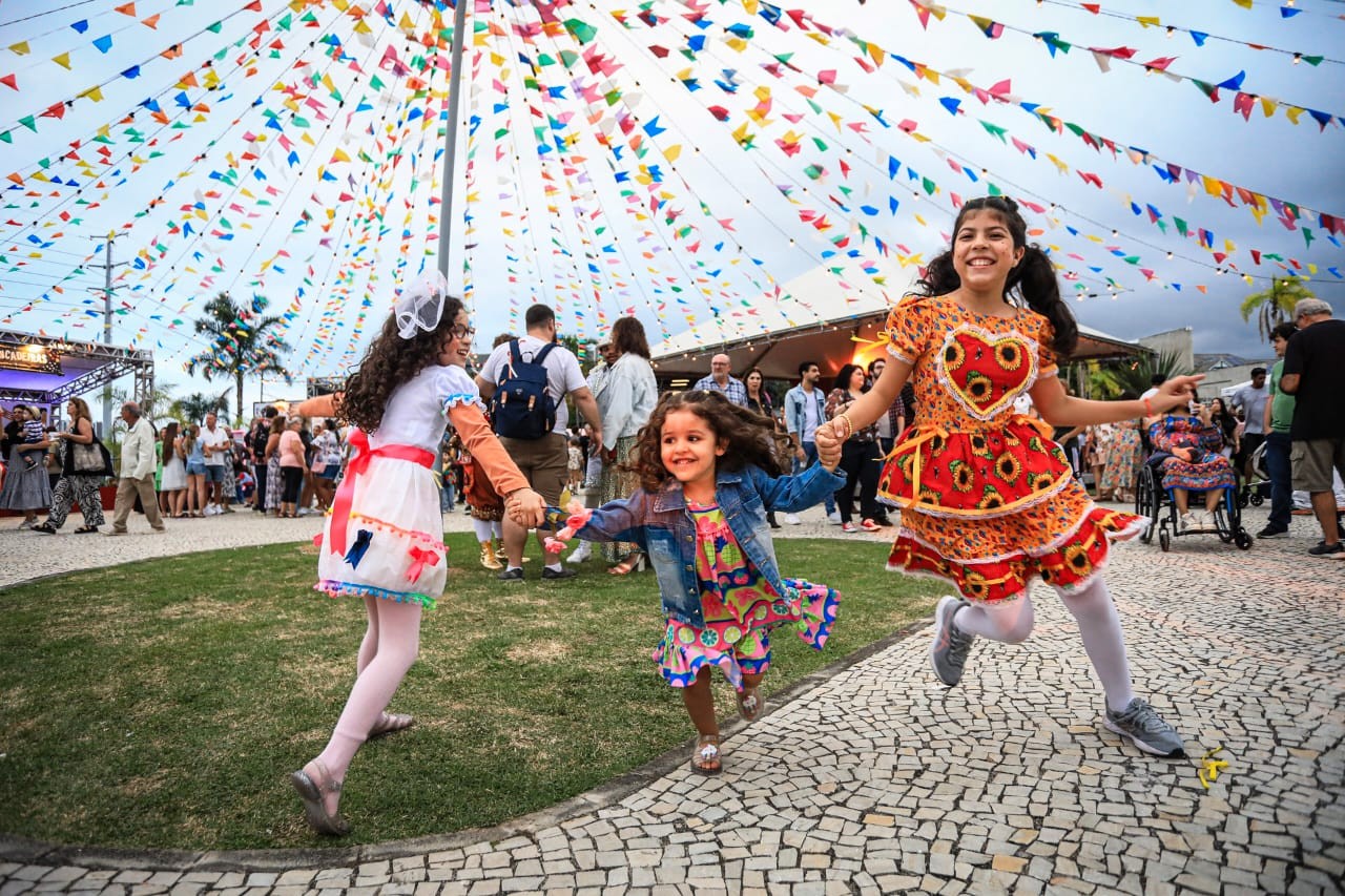 É grátis! Arraiá do Museu do Pontal terá show de Edimilson dos Teclados