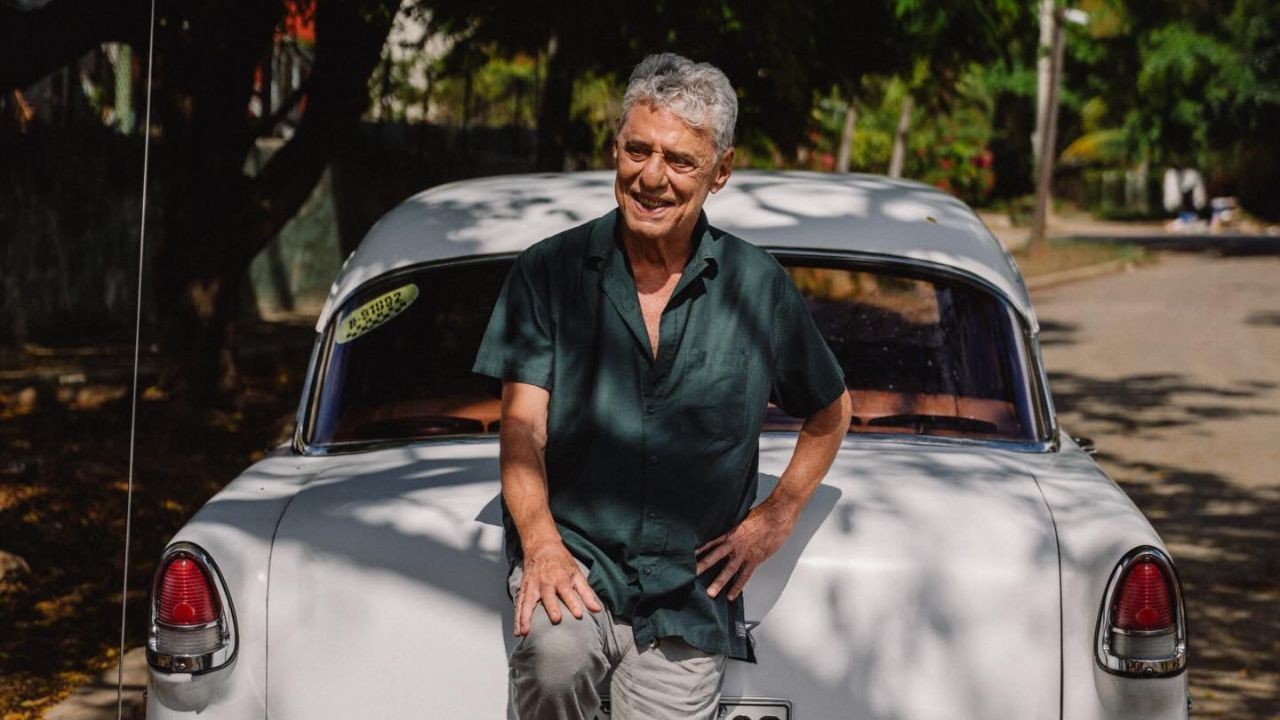 Feliz Aniversário: Chico Buarque completa 82 anos e segue inspirando novos nomes da música brasileira