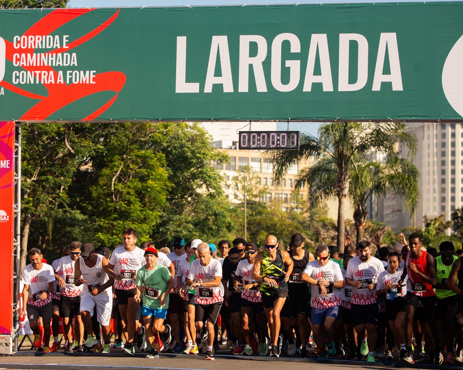 Em Copacabana, uma corrida em que a solidariedade vale mais que o pace